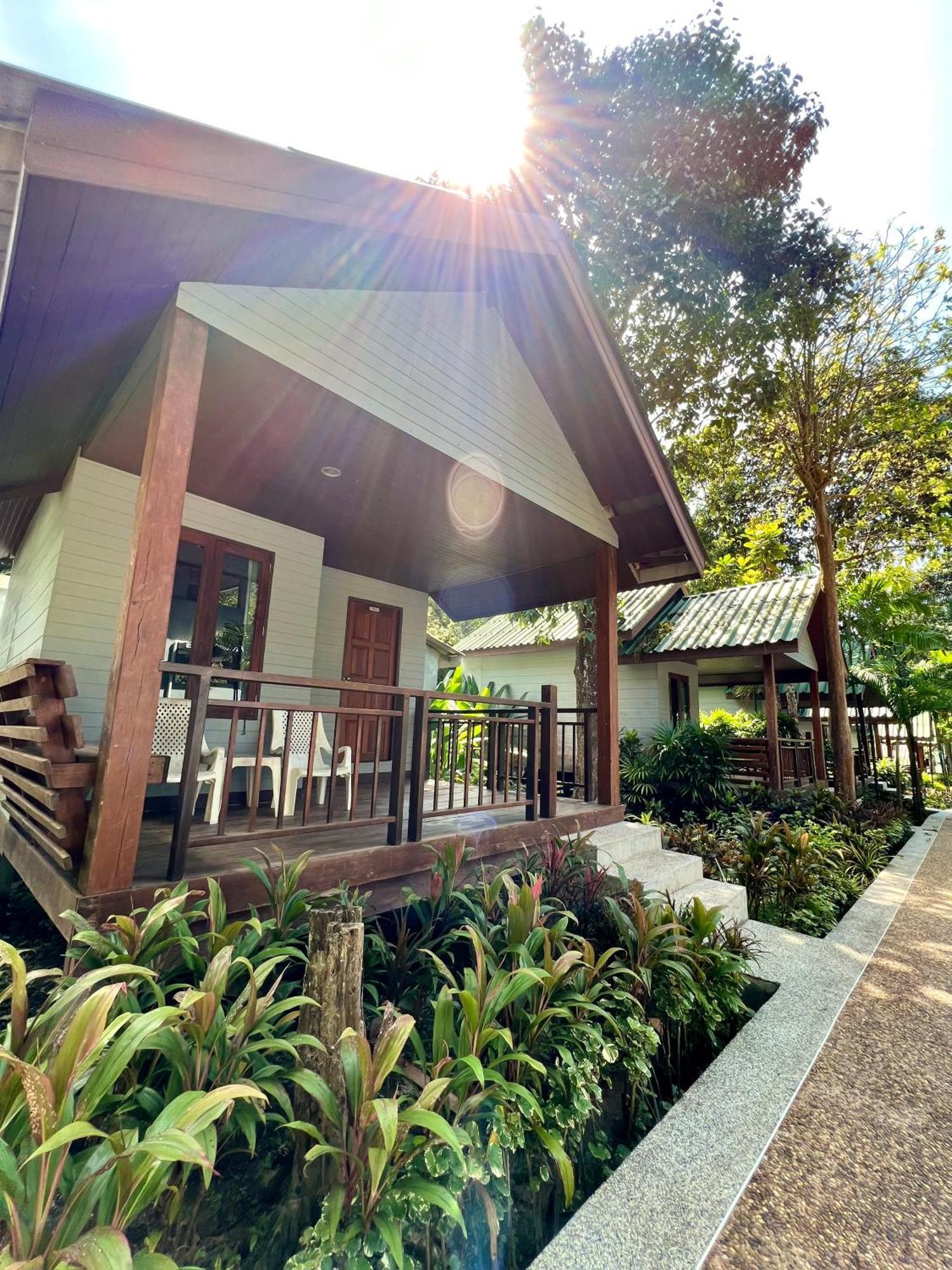 Dream Valley Resort, Tonsai Beach Exterior photo